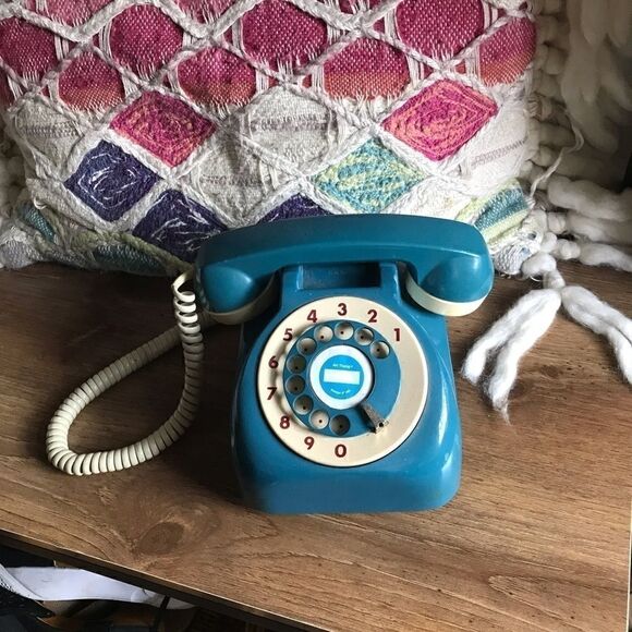 Anthro retro phone  - Picture 3 of 4